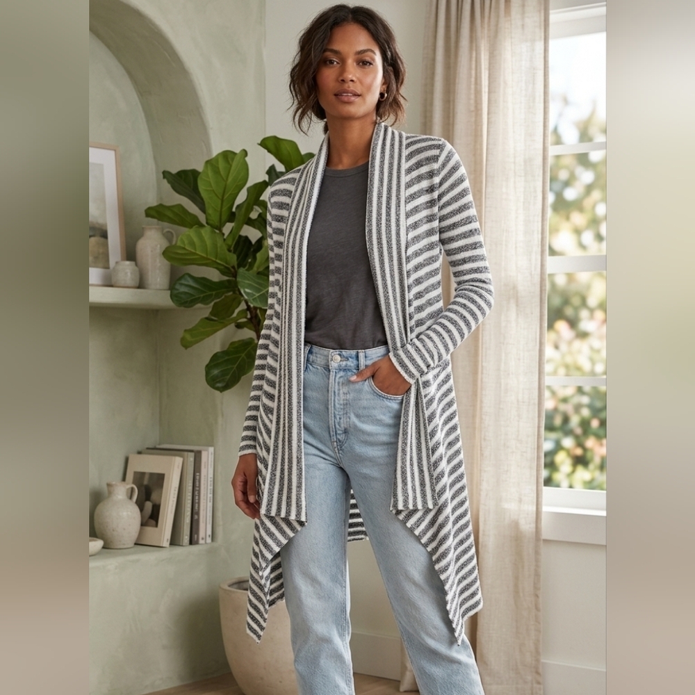 🎀Forever 21 Striped Knit Cardigan - Gray & White